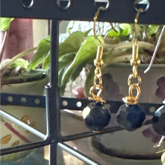 Black Onyx dainty gold dangle earrings/Fall vibes/minimalist - Picture 2 of 6